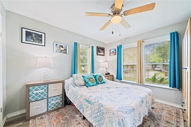 Welcome to this cozy and well-maintained home with great curb - photo 5