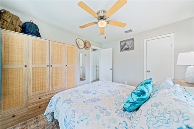 Welcome to this cozy and well-maintained home with great curb - photo 6