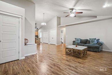 Welcome to this beautifully maintained 3-bedroom, 2-bath - photo 7