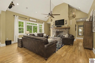Country living just minutes from KY Lake and downtown Murray! - photo 22
