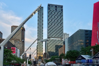 Ce rare condo d'angle de 2 chambres, oriente sud-ouest, vous - photo 1