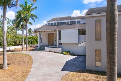 Nestled within the ultra-exclusive, guard-gated community of - photo 8