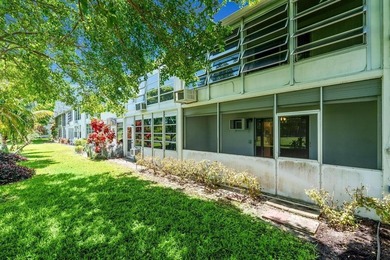 Beautifully Updated Ground Floor Unit. 1 Bedroom, 1 1/2 Baths - photo 21