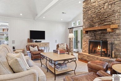 Welcome to one of the most unique properties to hit McCracken - photo 19