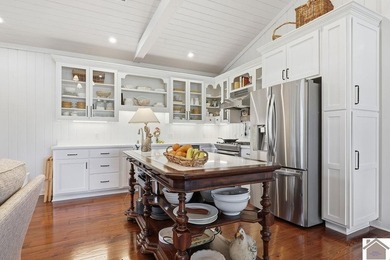 Welcome to one of the most unique properties to hit McCracken - photo 20