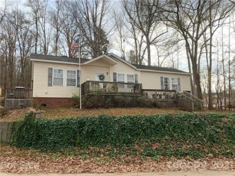 Lake Wateree Home Sale Pending in Camden South Carolina
