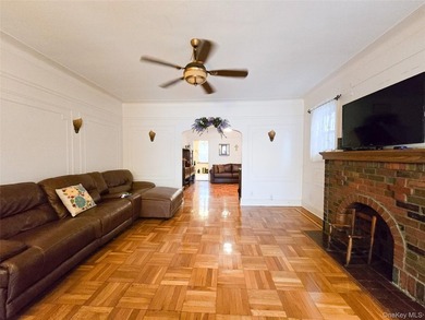 Prime Whitestone opportunity in R3A zoning! Detached Brick - photo 5
