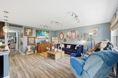 Absolutely stunning, fully updated ground-floor corner villa - photo 12
