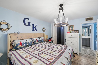 Absolutely stunning, fully updated ground-floor corner villa - photo 19