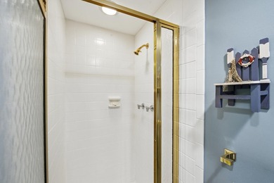 Absolutely stunning, fully updated ground-floor corner villa - photo 22