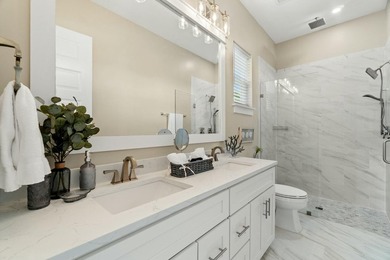 Stunning 4-Bedroom Beach House with Golf Cart - Coastal Living - photo 33