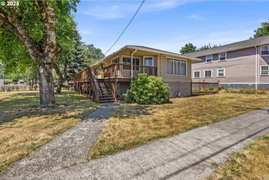 Nehalem River Home For Sale in Vernonia Oregon