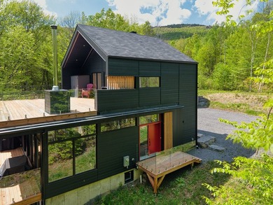 Cantons-de-l'Est, a la frontiere canado-americaine. Construction - photo 45