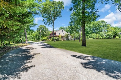 PRIVATE AND RARE 5-bedroom, 3 full/2 half-bathroom property - photo 11