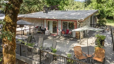 Tucked along the banks of the Mohawk River, this charming - photo 12