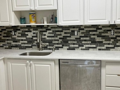 Great opportunity in an amazing building. Ready to be remodeled - photo 13