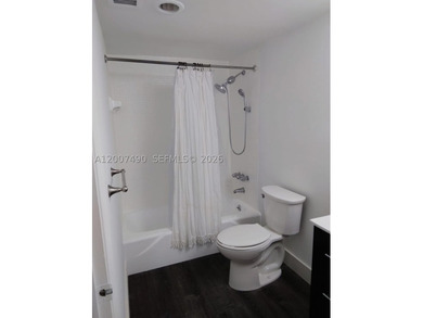 Great opportunity in an amazing building. Ready to be remodeled - photo 15
