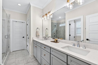 For Showings/Questions Contact: Danielle Bradshaw Welcome to 439 - photo 20