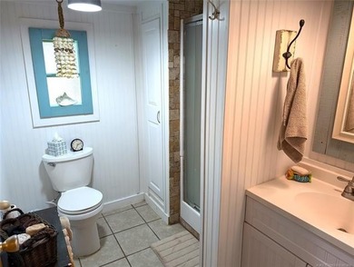 Well cared for lake retreat or full-time residence located in - photo 21