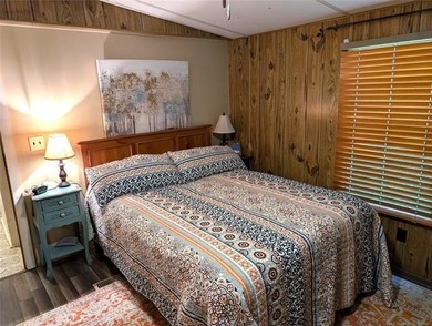 Well cared for lake retreat or full-time residence located in - photo 22