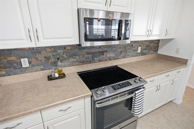 Virtually Staged. Only 1 photo is virtually staged. This home - photo 27