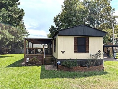 Well cared for lake retreat or full-time residence located in - photo 27