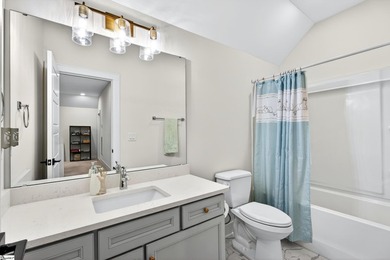 For Showings/Questions Contact: Danielle Bradshaw Welcome to 439 - photo 28