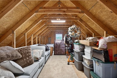 For Showings/Questions Contact: Danielle Bradshaw Welcome to 439 - photo 31