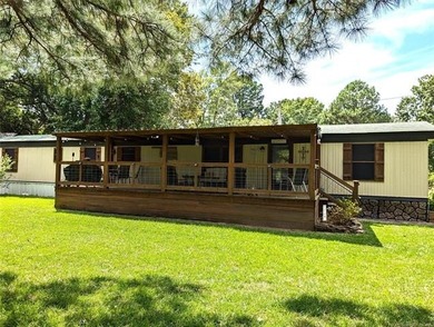 Well cared for lake retreat or full-time residence located in - photo 31