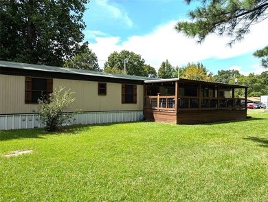 Well cared for lake retreat or full-time residence located in - photo 32