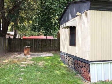 Well cared for lake retreat or full-time residence located in - photo 34