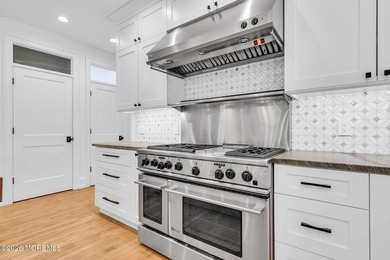 PRIVATE AND RARE 5-bedroom, 3 full/2 half-bathroom property - photo 36