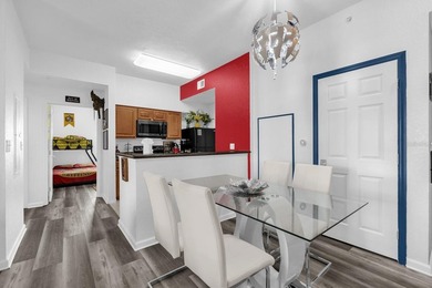 Welcome to this beautifully updated three-bedroom, two-bathroom - photo 8
