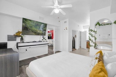 Welcome to this beautifully updated three-bedroom, two-bathroom - photo 10
