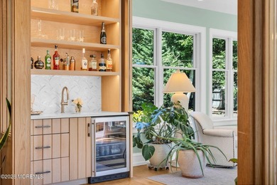PRIVATE AND RARE 5-bedroom, 3 full/2 half-bathroom property - photo 42