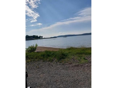 Well cared for lake retreat or full-time residence located in - photo 51