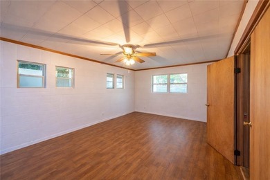 Waterfront opportunity on 1.5 acres at Lake Corpus Christi. This - photo 4