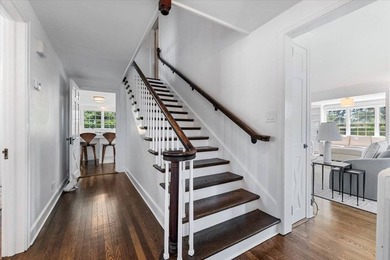 Discover this elegant Water Mill summer retreat, perfectly - photo 3