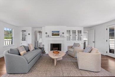 Discover this elegant Water Mill summer retreat, perfectly - photo 6