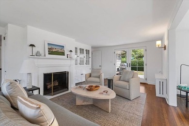 Discover this elegant Water Mill summer retreat, perfectly - photo 7