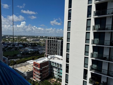 Beautiful 1 bed 1 bath in Canvas. Open contemporary kitchen and - photo 13