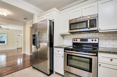 Gorgeous South Tampa House on Corner Lot, Large Fenced Yard that - photo 14