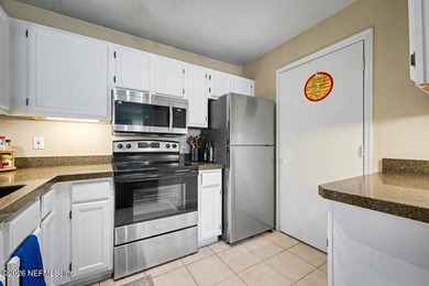 Beautifully updated 2BR/2BA condo in Villas of Timberlin Park - photo 15