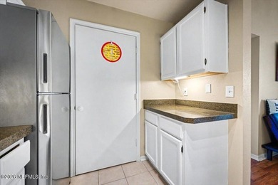 Beautifully updated 2BR/2BA condo in Villas of Timberlin Park - photo 16