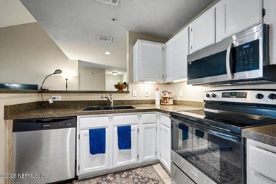 Beautifully updated 2BR/2BA condo in Villas of Timberlin Park - photo 17