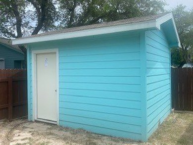 Interior paint allowance will be given! Welcome to this coastal - photo 19