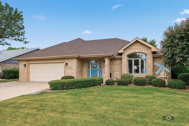 (private lake, pond, creek) Home For Sale in Tinley Park Illinois