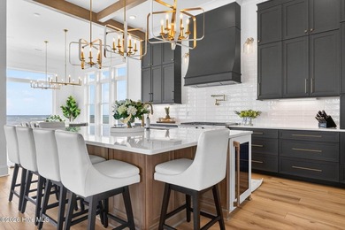 Welcome to 47 Grand View Drive in the exclusive gated community - photo 10