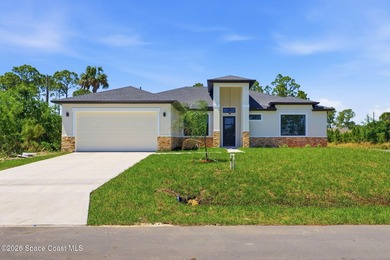Move-in ready and perfectly positioned on a desirable CORNER LOT - photo 1