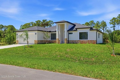 Move-in ready and perfectly positioned on a desirable CORNER LOT - photo 3